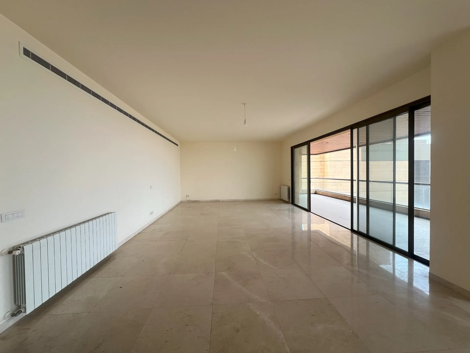 Apartment for Sale in Syoufi, Achrafieh, Beirut, Lebanon — الصورة 3