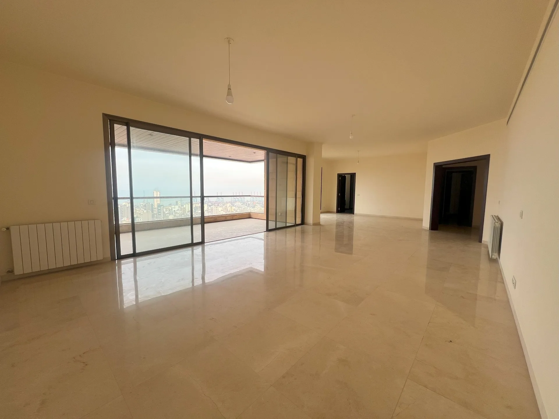 Apartment for Sale in Syoufi, Achrafieh, Beirut, Lebanon — الصورة 4