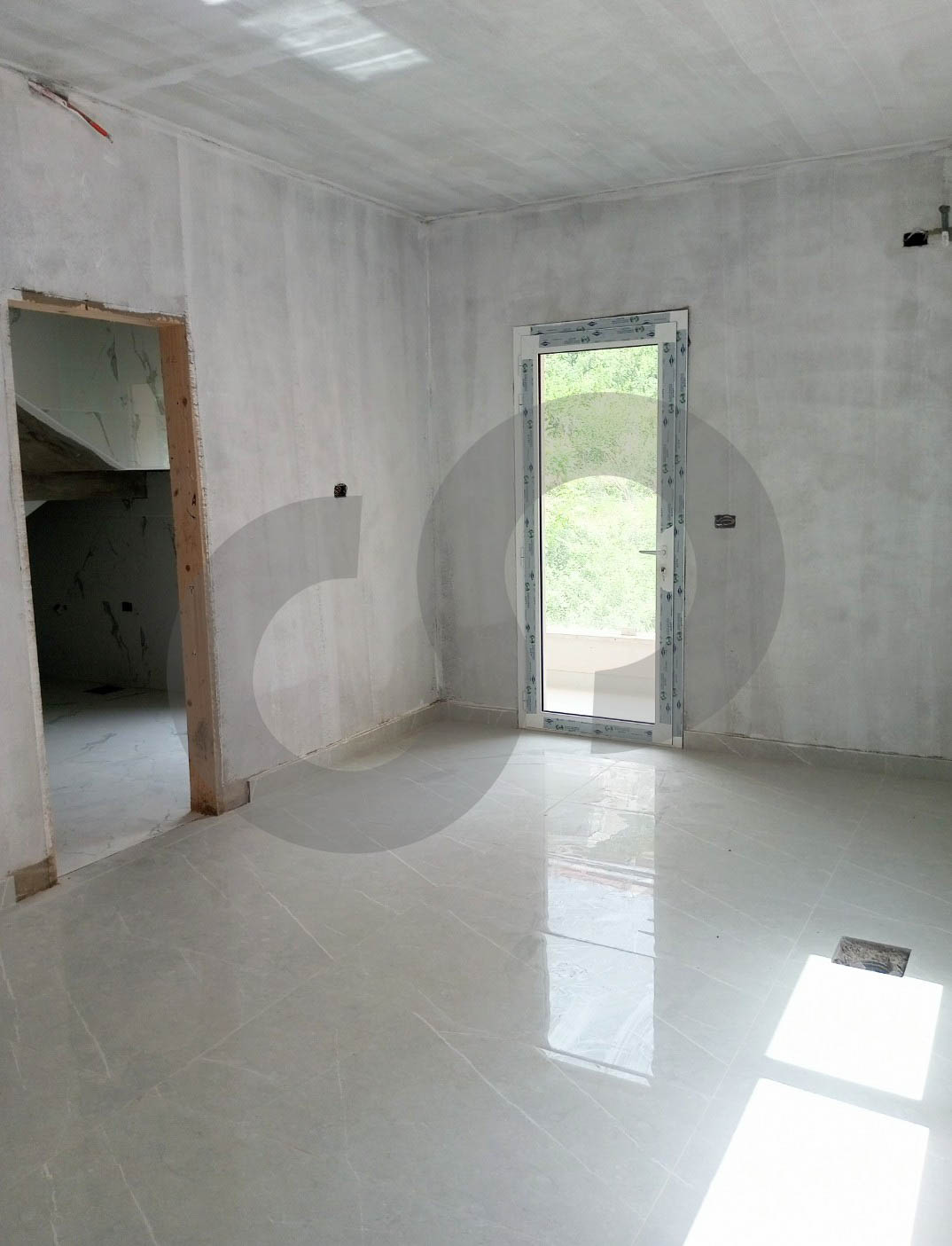 Own this 190 sqm Duplex inside Aley Chweit Village — الصورة 3