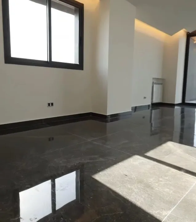Apartment for Sale in Hazmieh — الصورة 2