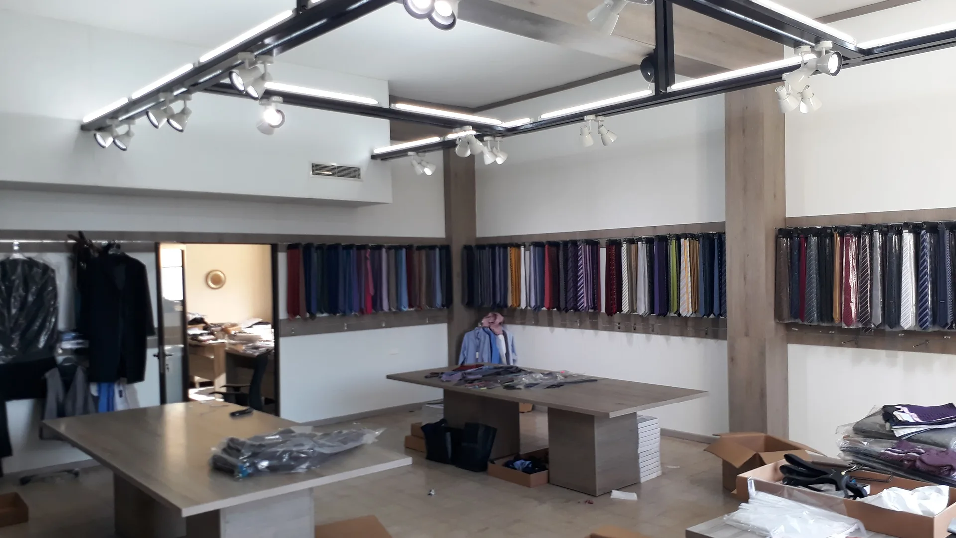 Showroom for Sale in Daoura, Lebanon — الصورة 6