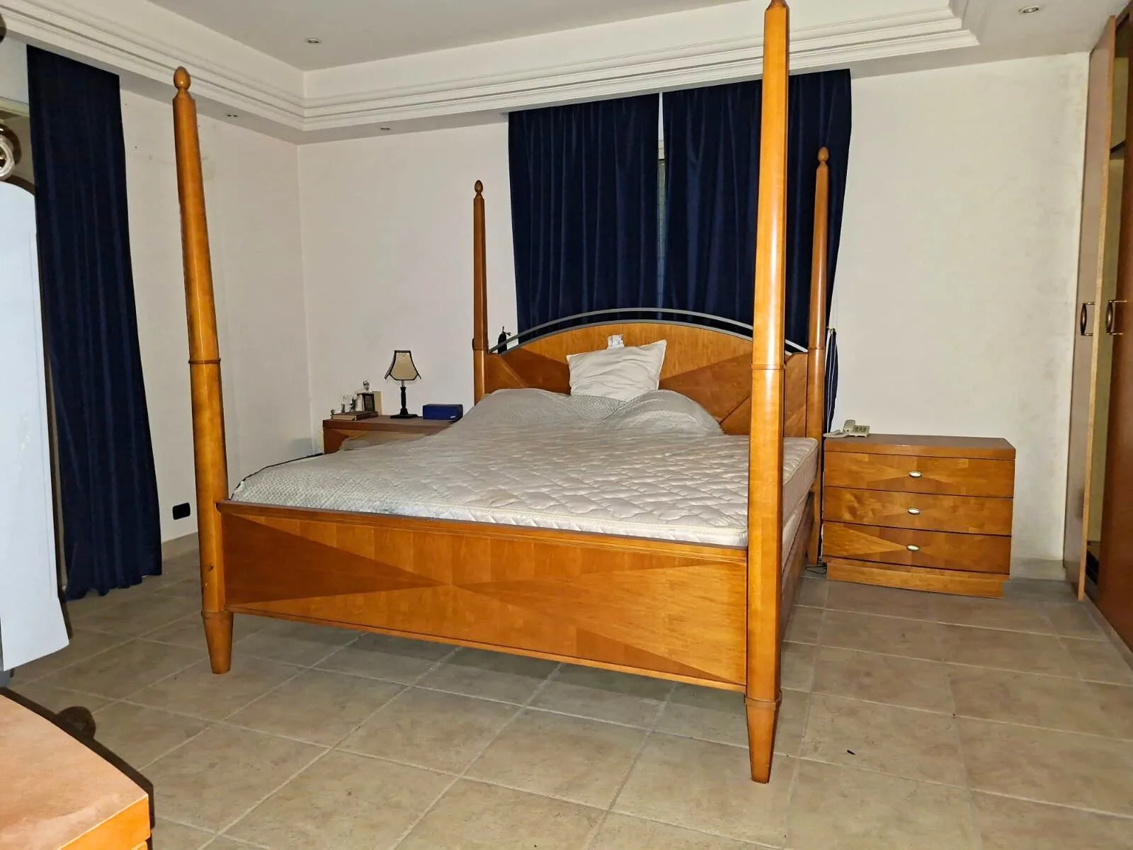 Apartment for Rent in Ramleh Al Bayda, Beirut, Lebanon — الصورة 6