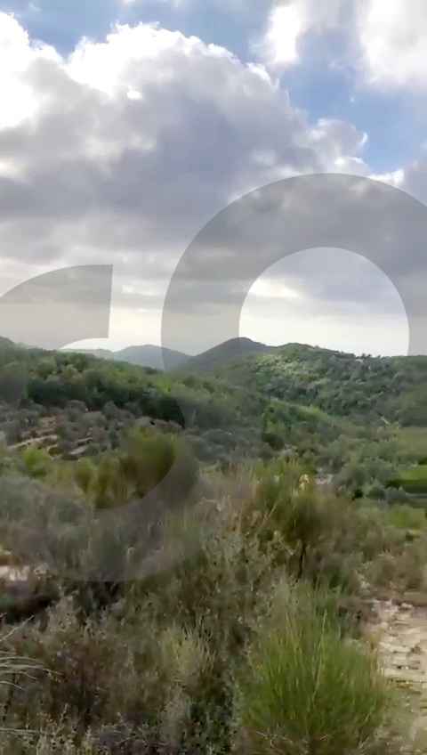 LAND/Easy access to water and electricity/ strategic location/MECHMECH,JBEIL — الصورة 3