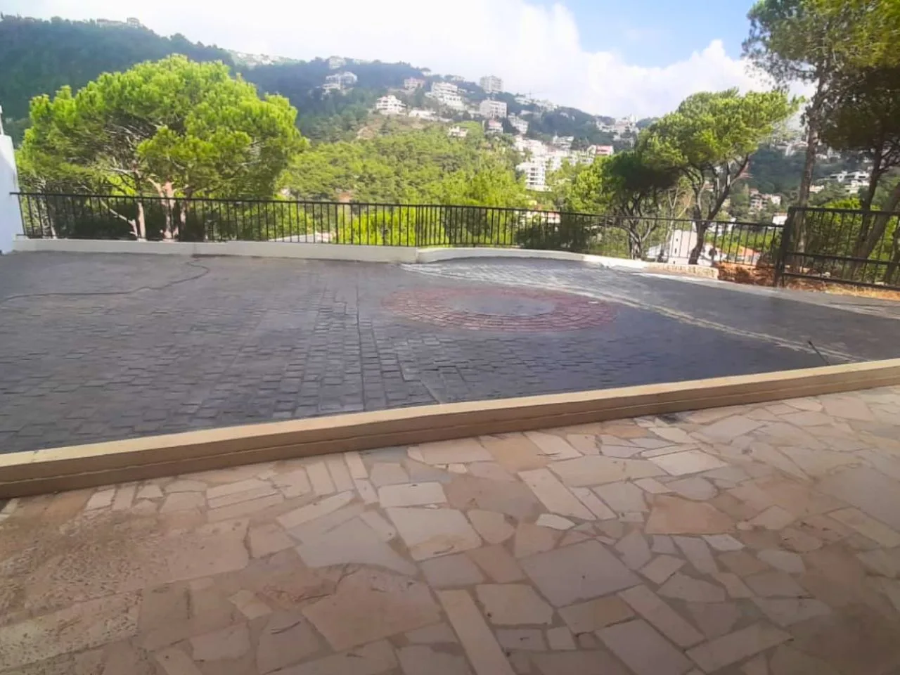 Apartment for Sale in Baabdat, Lebanon — الصورة 4