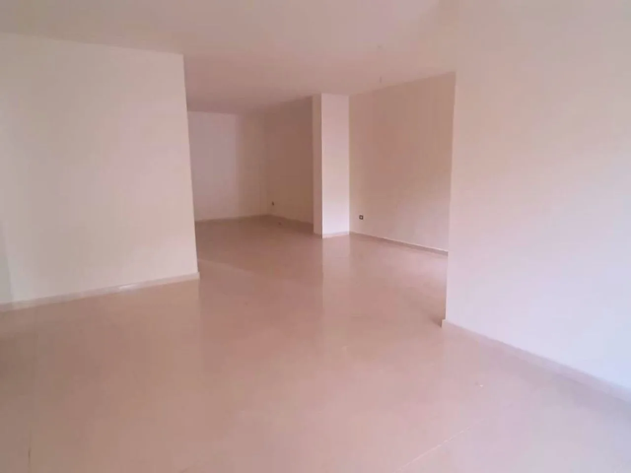 Apartment for Sale in Baabdat, Lebanon — الصورة 6