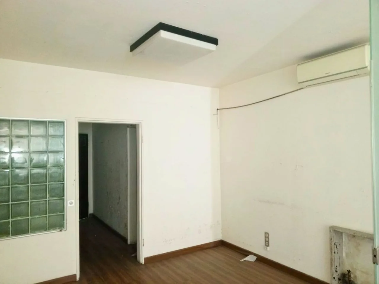 Office for Rent in Saifi Village, Achrafieh, Lebanon — الصورة 3