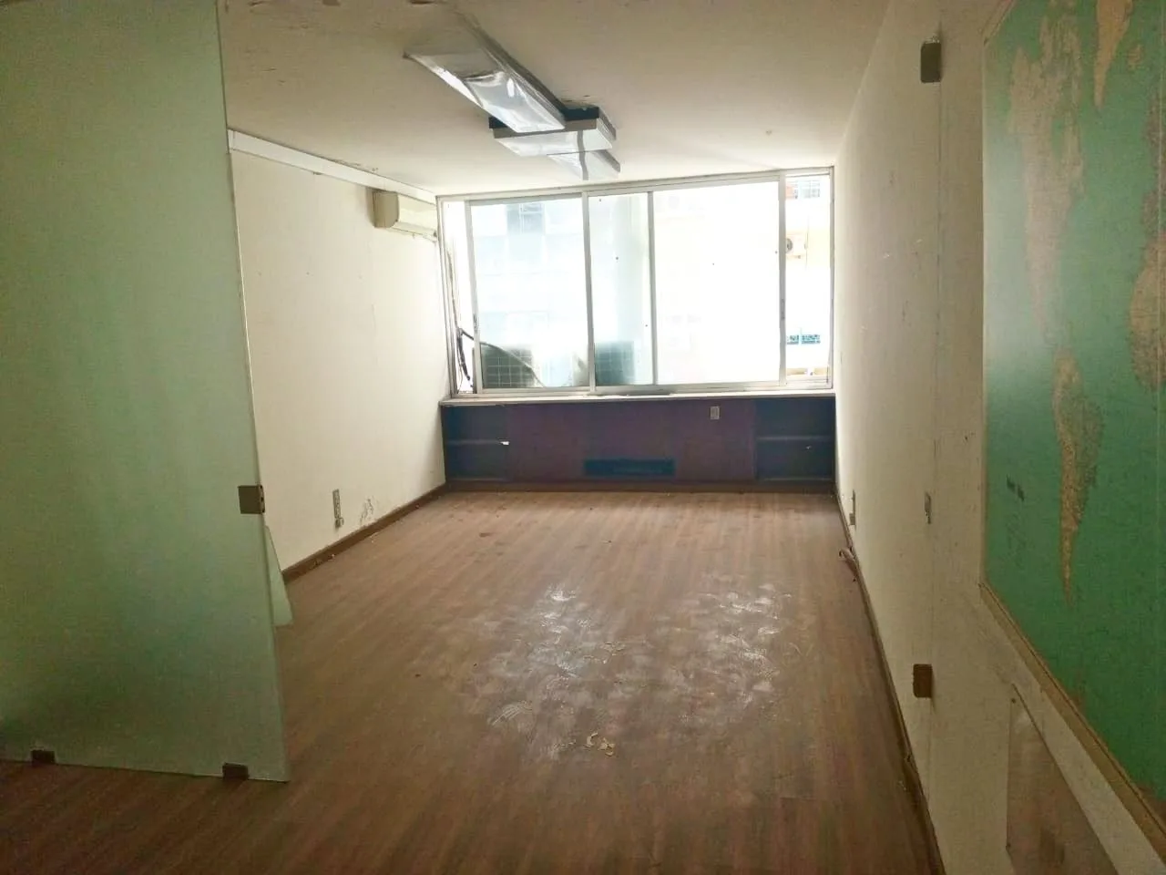 Office for Rent in Saifi Village, Achrafieh, Lebanon — الصورة 5