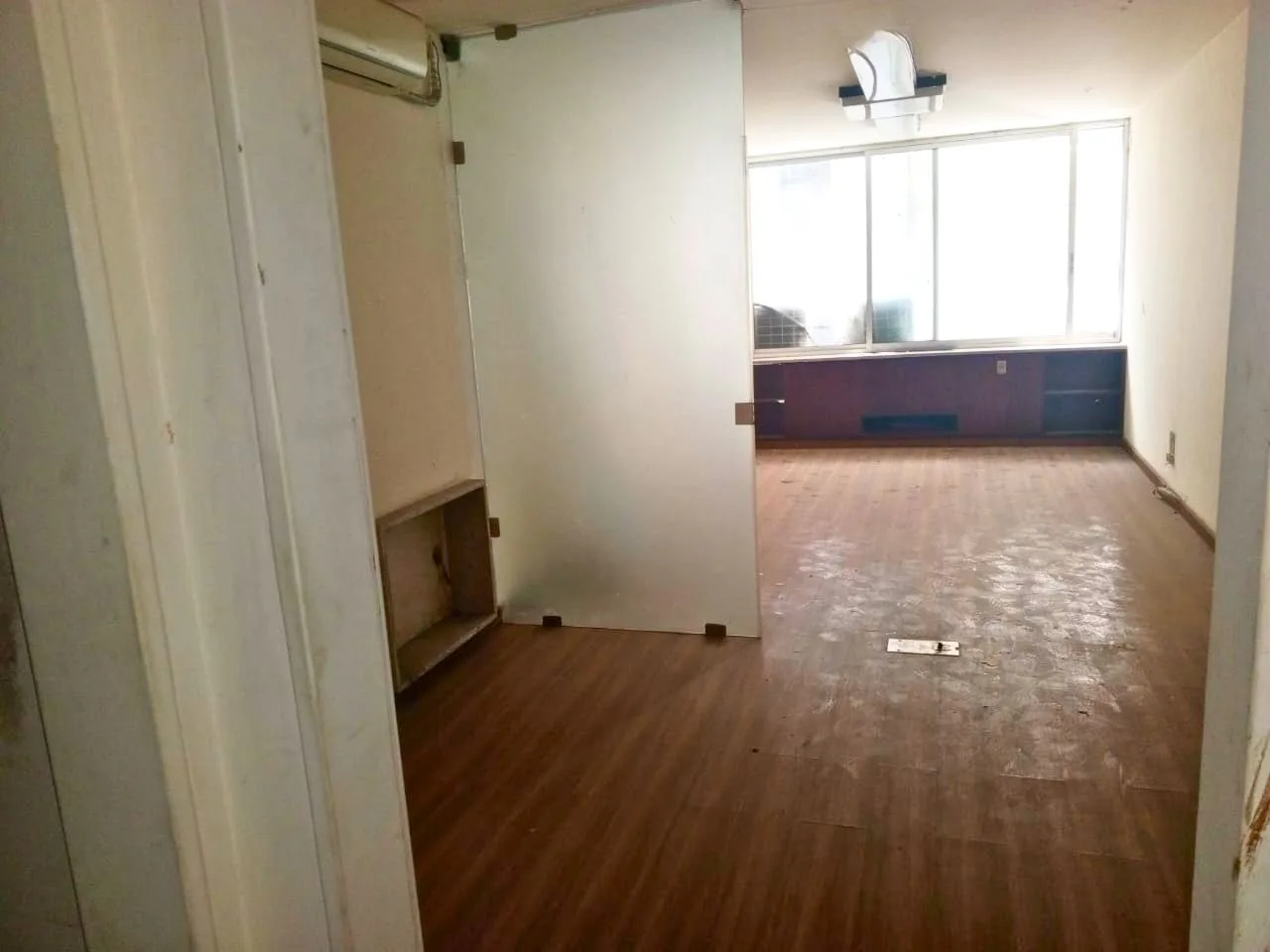 Office for Rent in Saifi Village, Achrafieh, Lebanon — الصورة 6