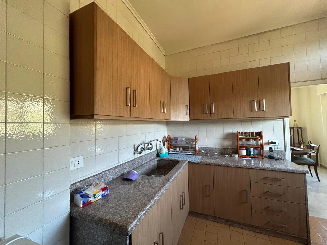 Mountain View Apartment For Sale In Kleiaat — الصورة 5