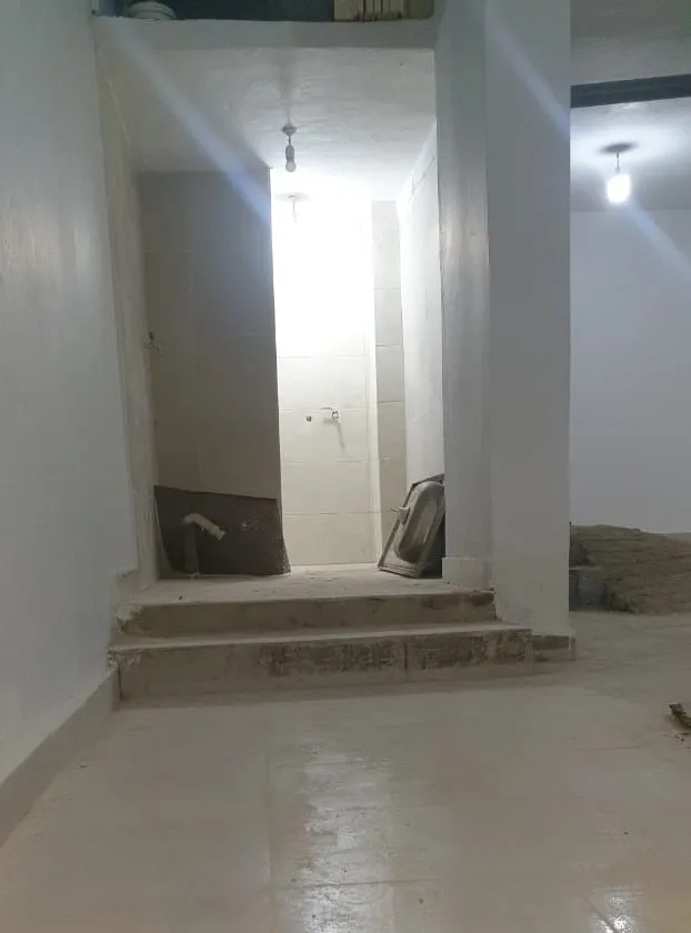 Prime Commercial Space for Rent or Sale in Jdeideh — الصورة 2