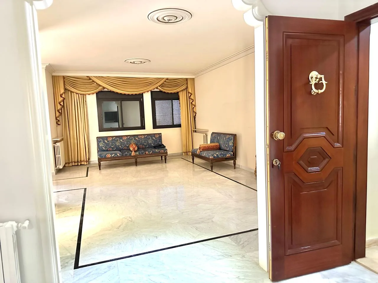 Furnished Apartment for Sale in Kornet Chehwan — الصورة 3