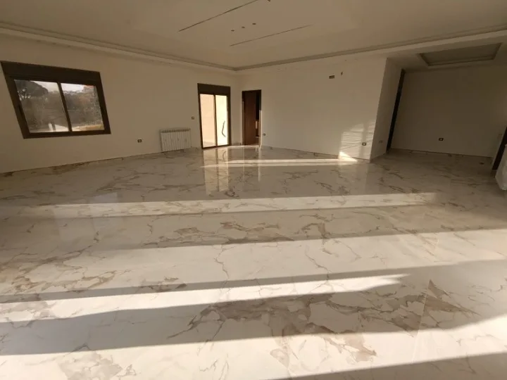 Apartment with Garden for Sale in Baabdat — الصورة 4
