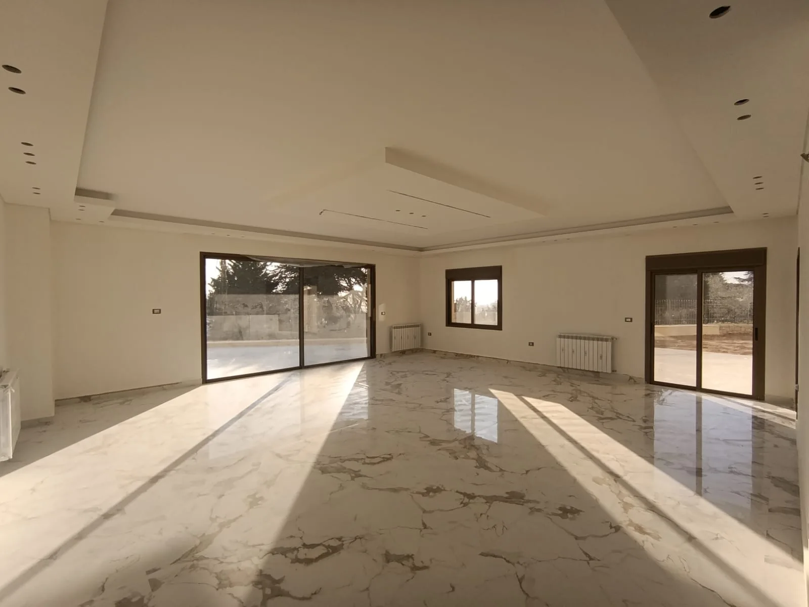 Apartment with Garden for Sale in Baabdat
