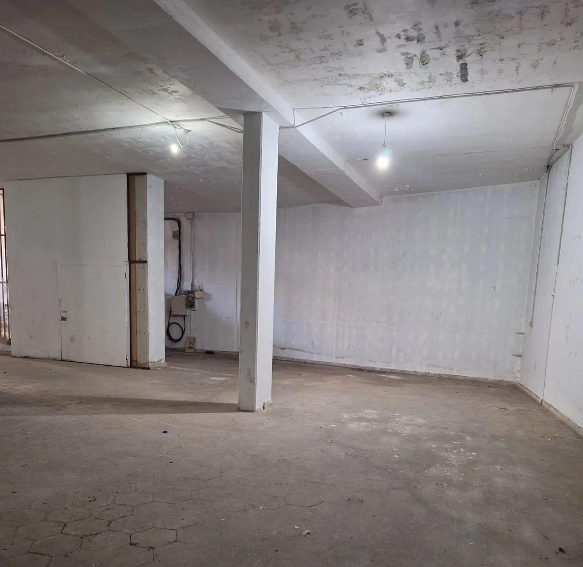 Warehouse for Rent in Dekwaneh — الصورة 2