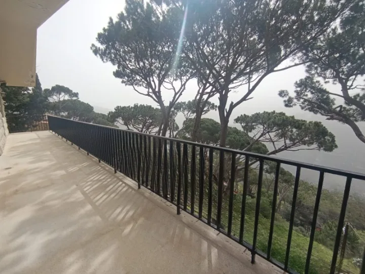 Villa for Sale in Broumana — الصورة 5