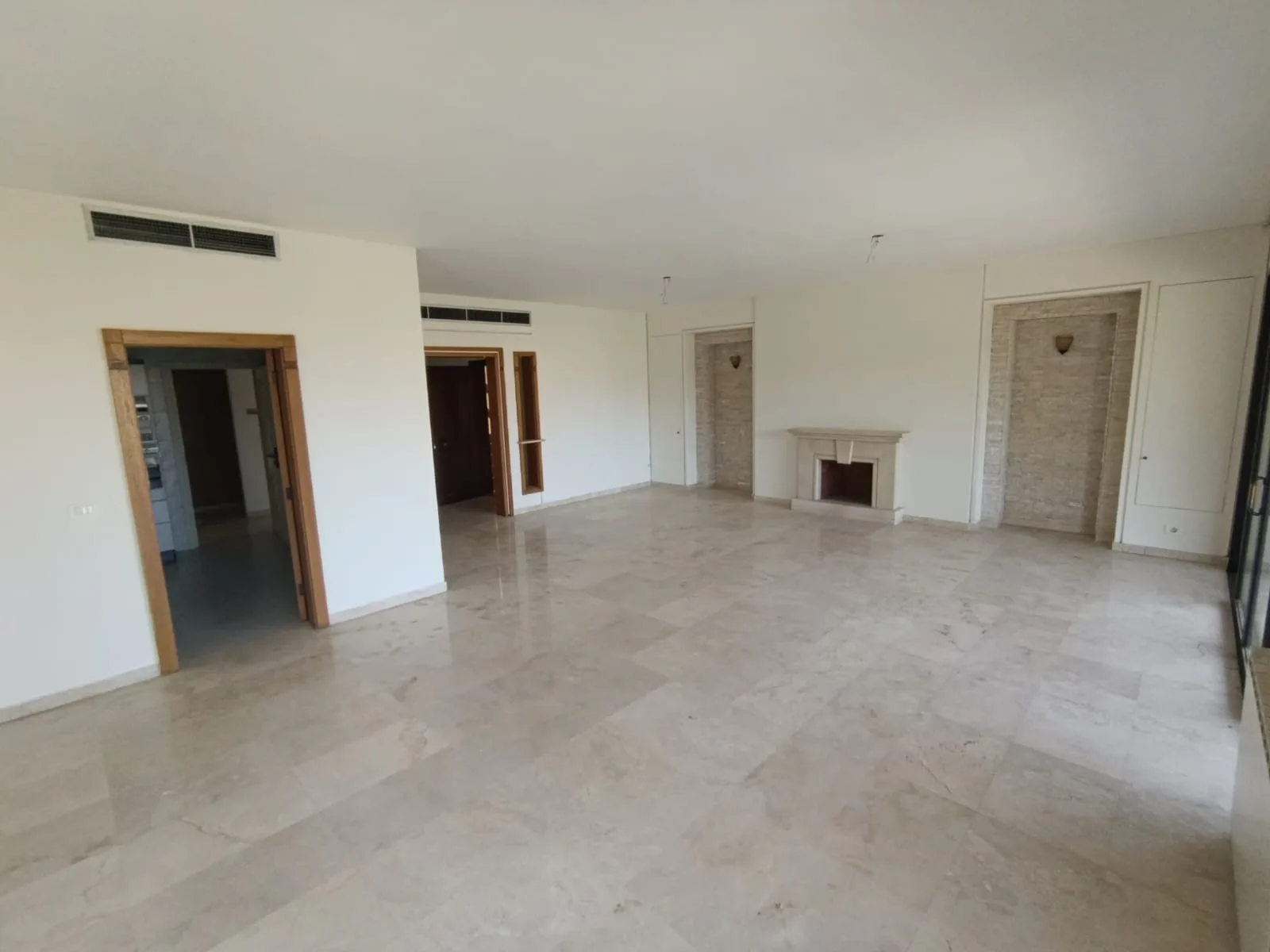 Apartment For Sale in Broumana