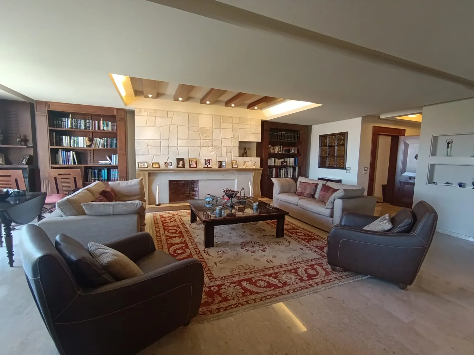 Apartment For Sale in Broumana — الصورة 2