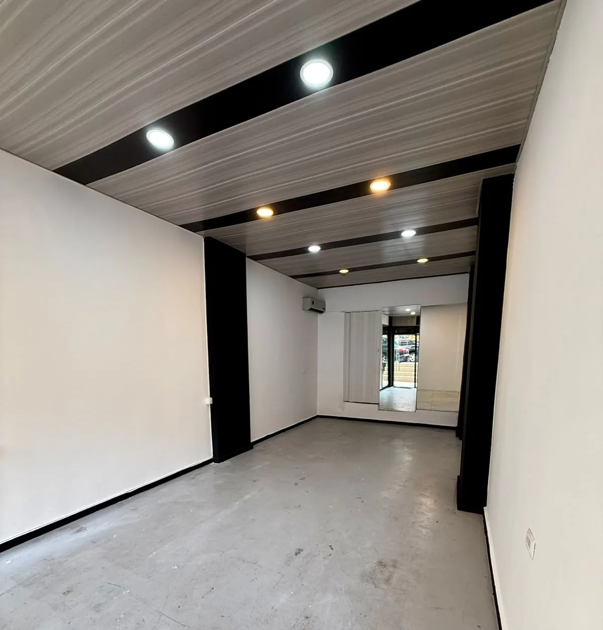 Shop for Rent in Ashrafieh — الصورة 3