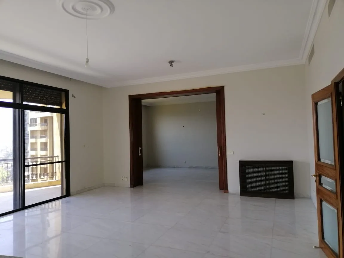 Apartment for Rent in Sioufi — الصورة 4