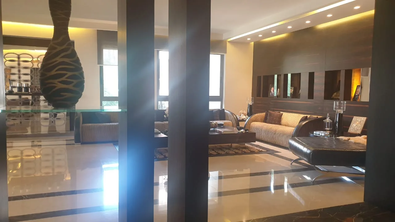 Apartment for Sale in Sodeco, Beirut, Lebanon — الصورة 7