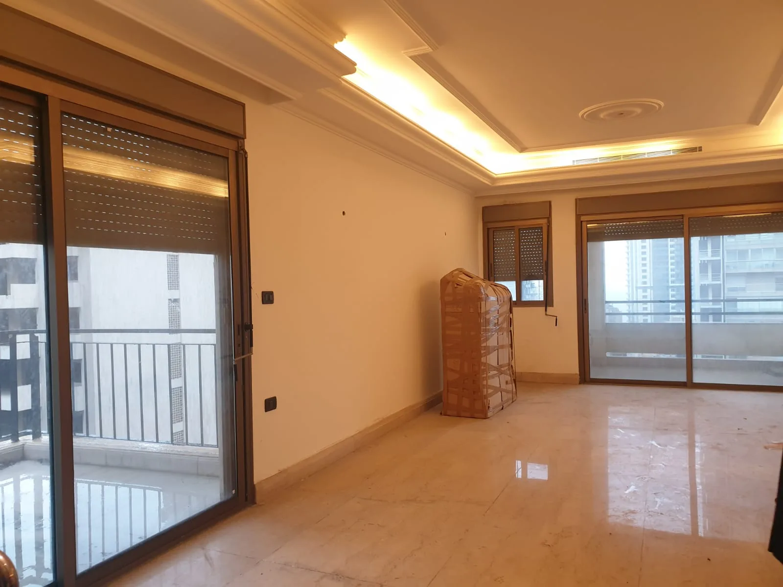 Apartment for Sale in Clemenceau, Beirut, Lebanon — الصورة 3
