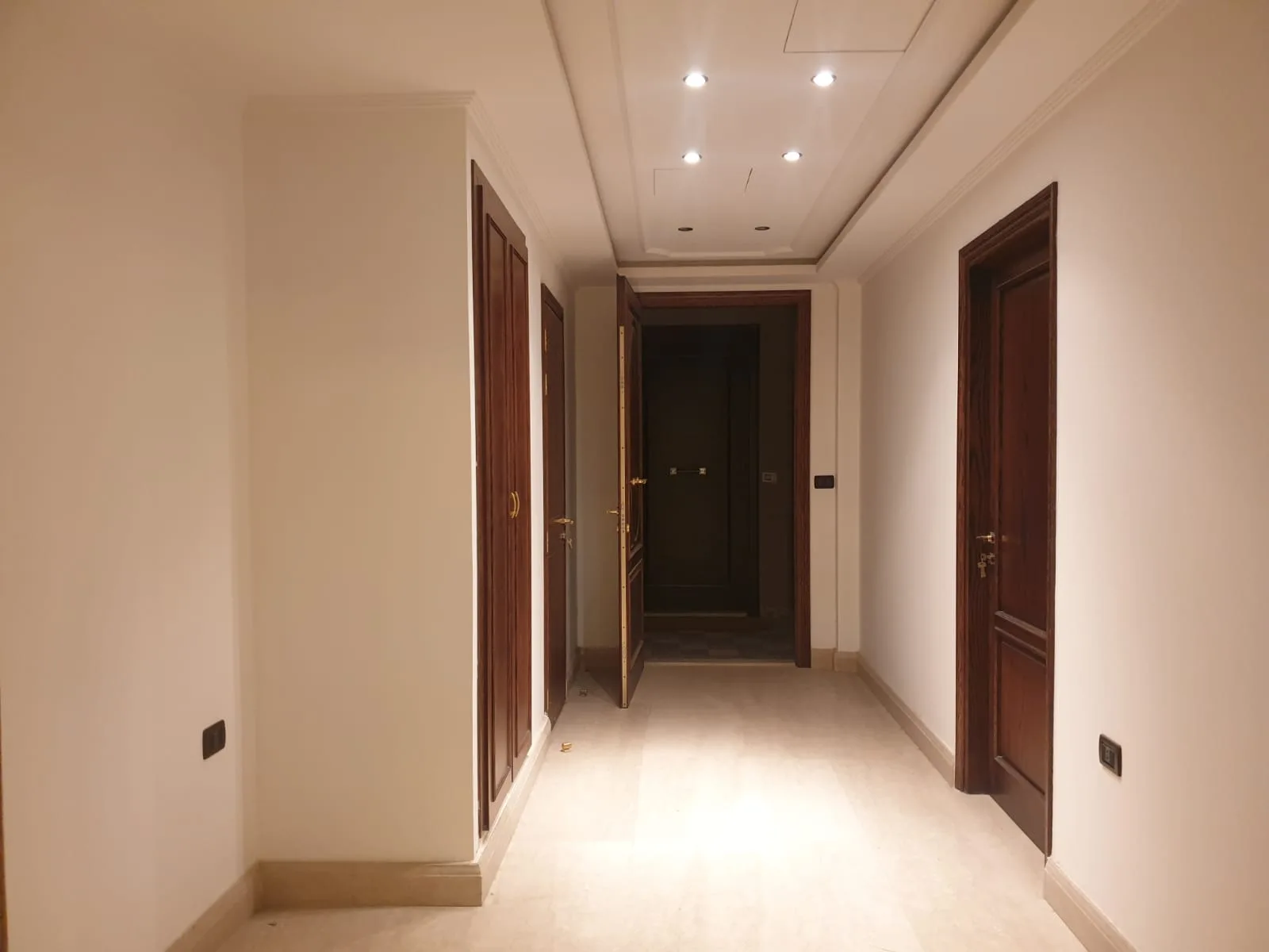 Apartment for Sale in Clemenceau, Beirut, Lebanon — الصورة 1