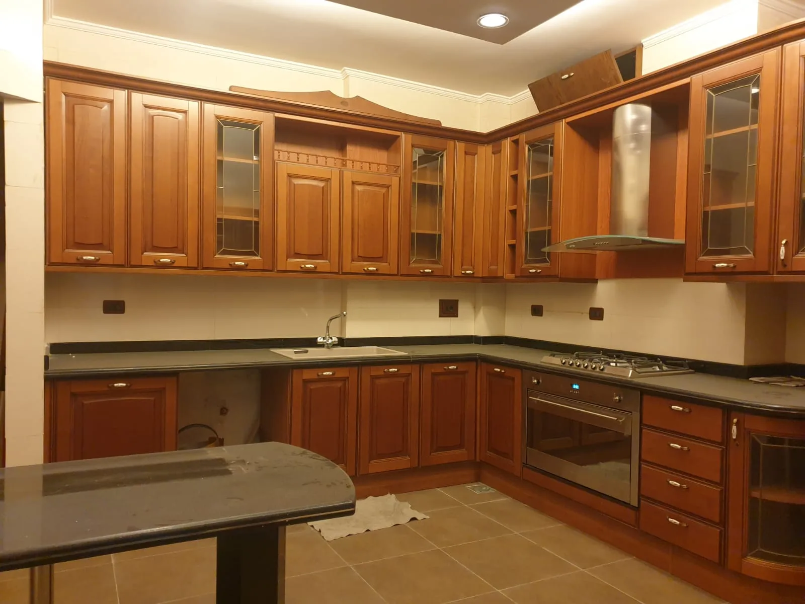 Apartment for Sale in Clemenceau, Beirut, Lebanon — الصورة 2