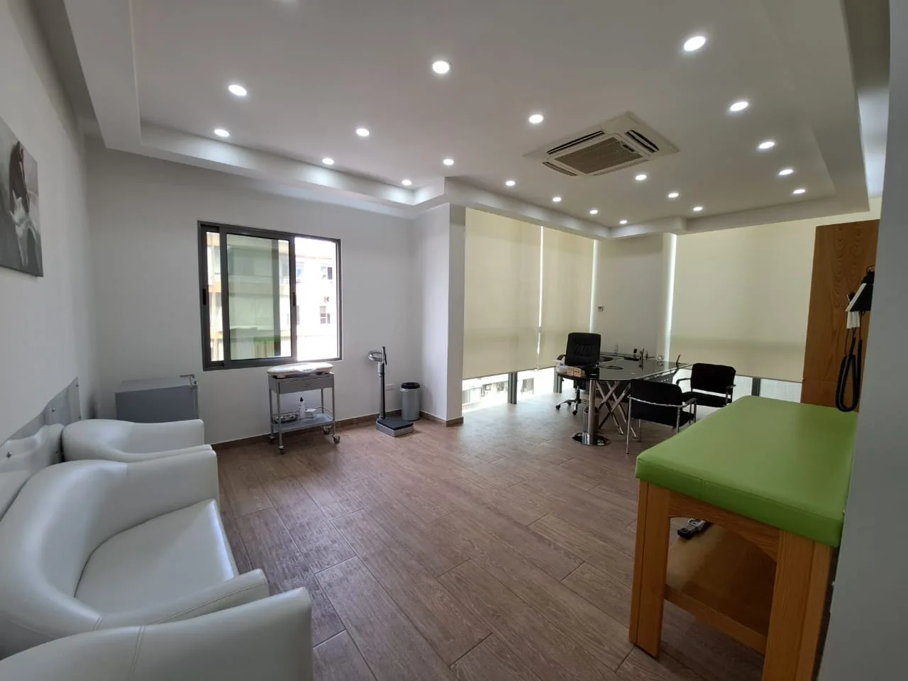 Clinic for rent in Jdeideh — الصورة 1