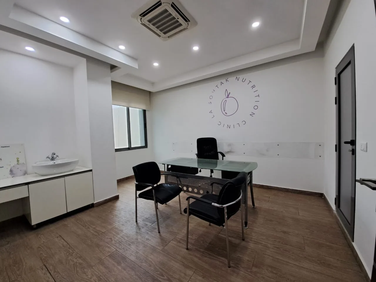 Clinic for rent in Jdeideh — الصورة 6