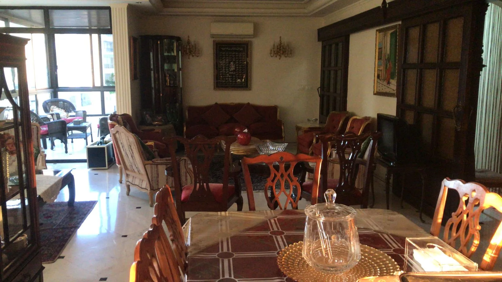 Apartment for Sale in Ras Al Naba'a, Beirut, Lebanon — الصورة 2