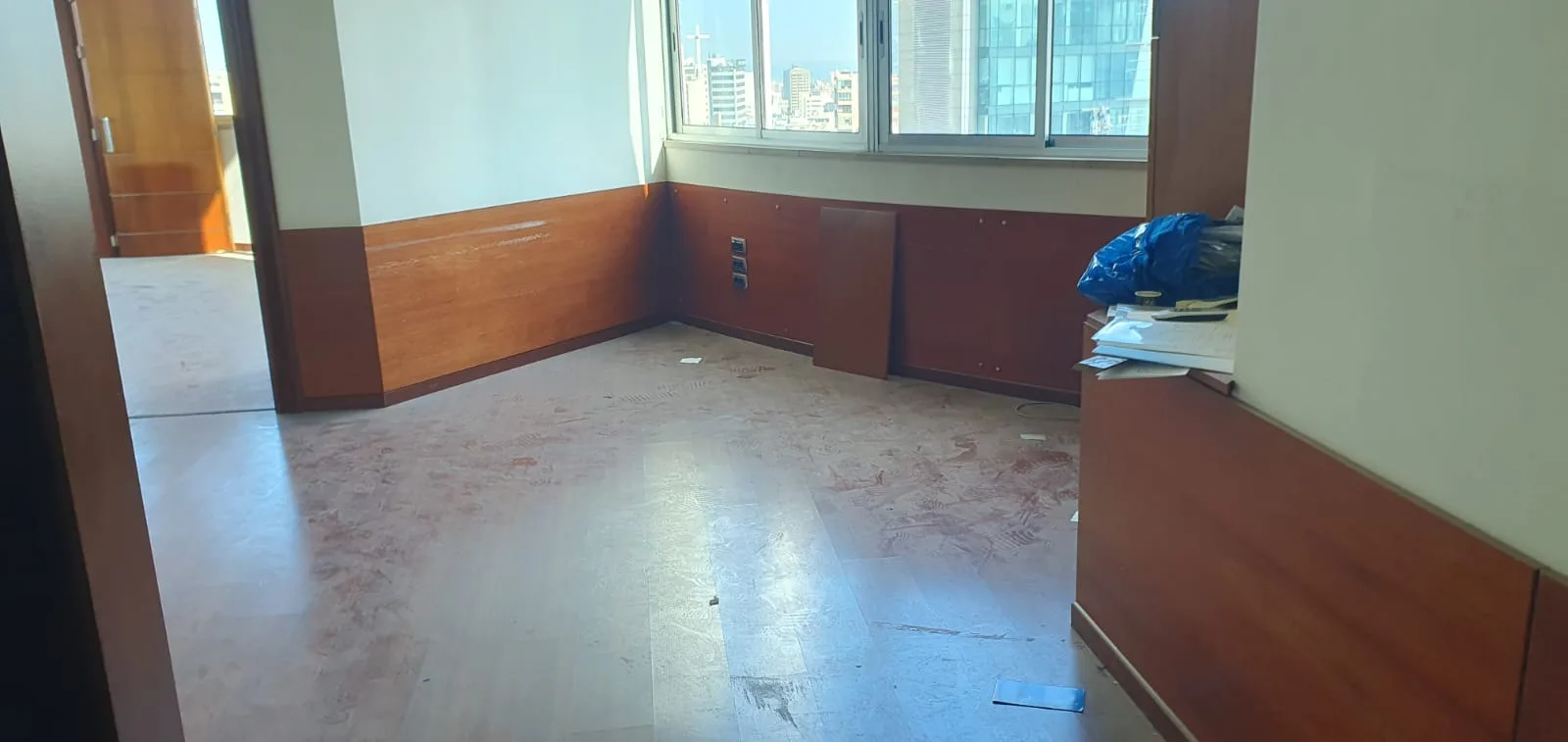 Office for rent in Sin El Fil