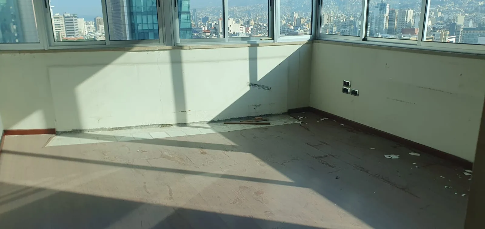Office for rent in Sin El Fil — الصورة 10