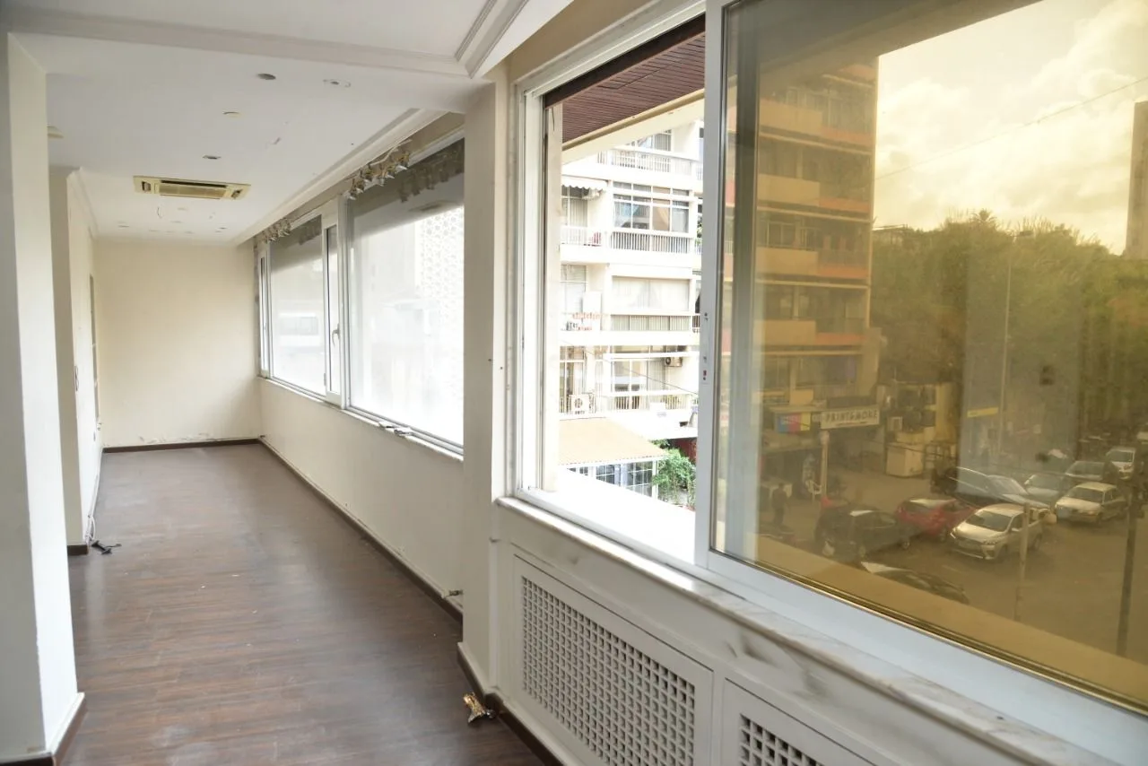 Apartment for Sale in Hamra, Beirut, Lebanon — الصورة 5