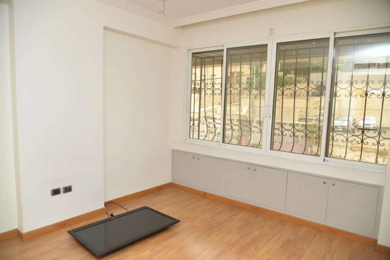 Apartment for Sale in Hamra, Beirut, Lebanon — الصورة 4