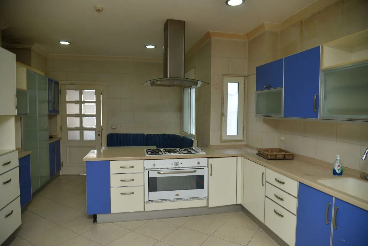 Apartment for Sale in Hamra, Beirut, Lebanon — الصورة 9