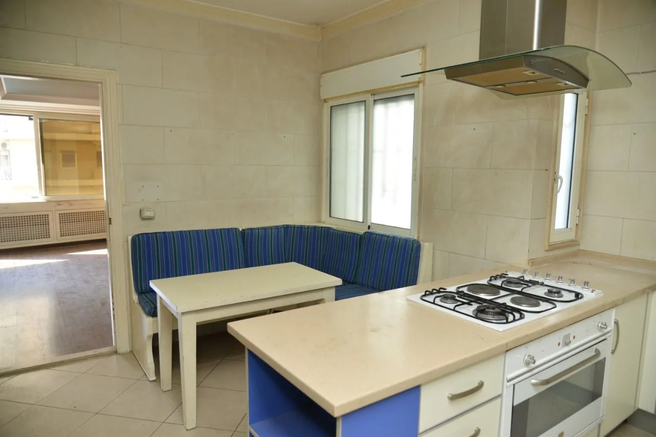 Apartment for Sale in Hamra, Beirut, Lebanon — الصورة 7