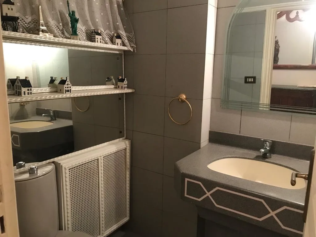 Apartment for Sale in Ain El Tineh, Beirut, Lebanon — الصورة 9