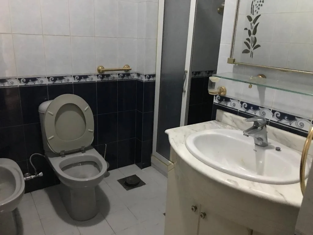 Apartment for Sale in Ain El Tineh, Beirut, Lebanon — الصورة 10