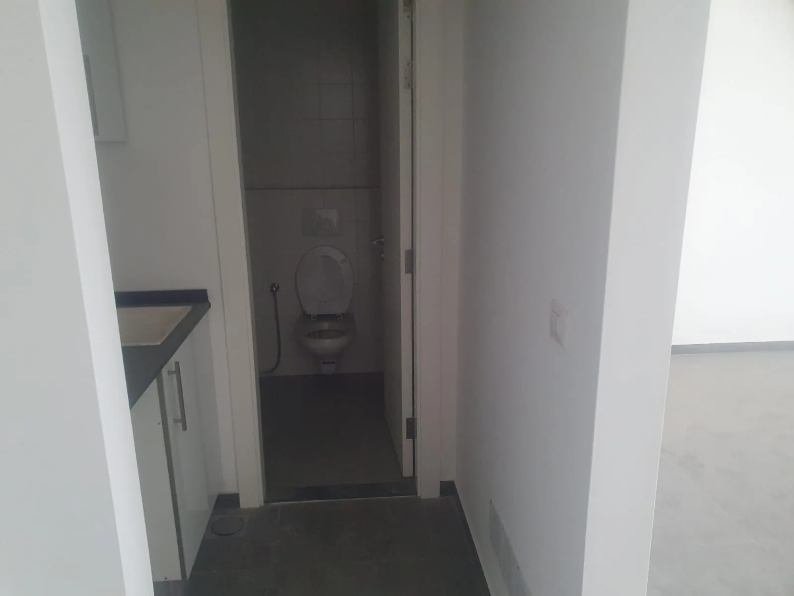 Office for rent in Hamra, Beirut, Lebanon — الصورة 3