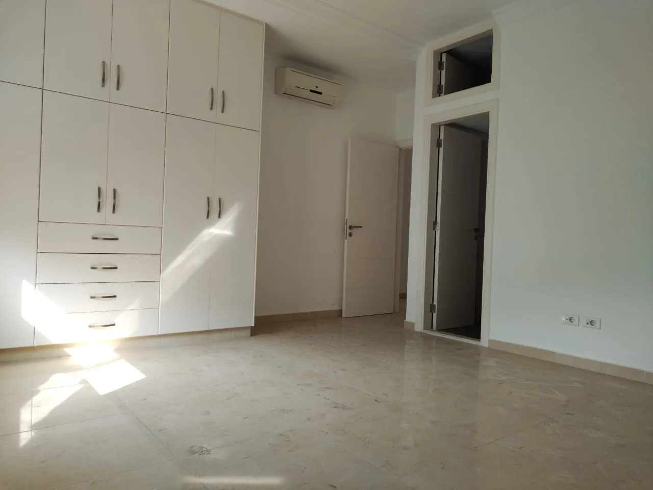 Apartment for Sale in Haret Sakher — الصورة 9