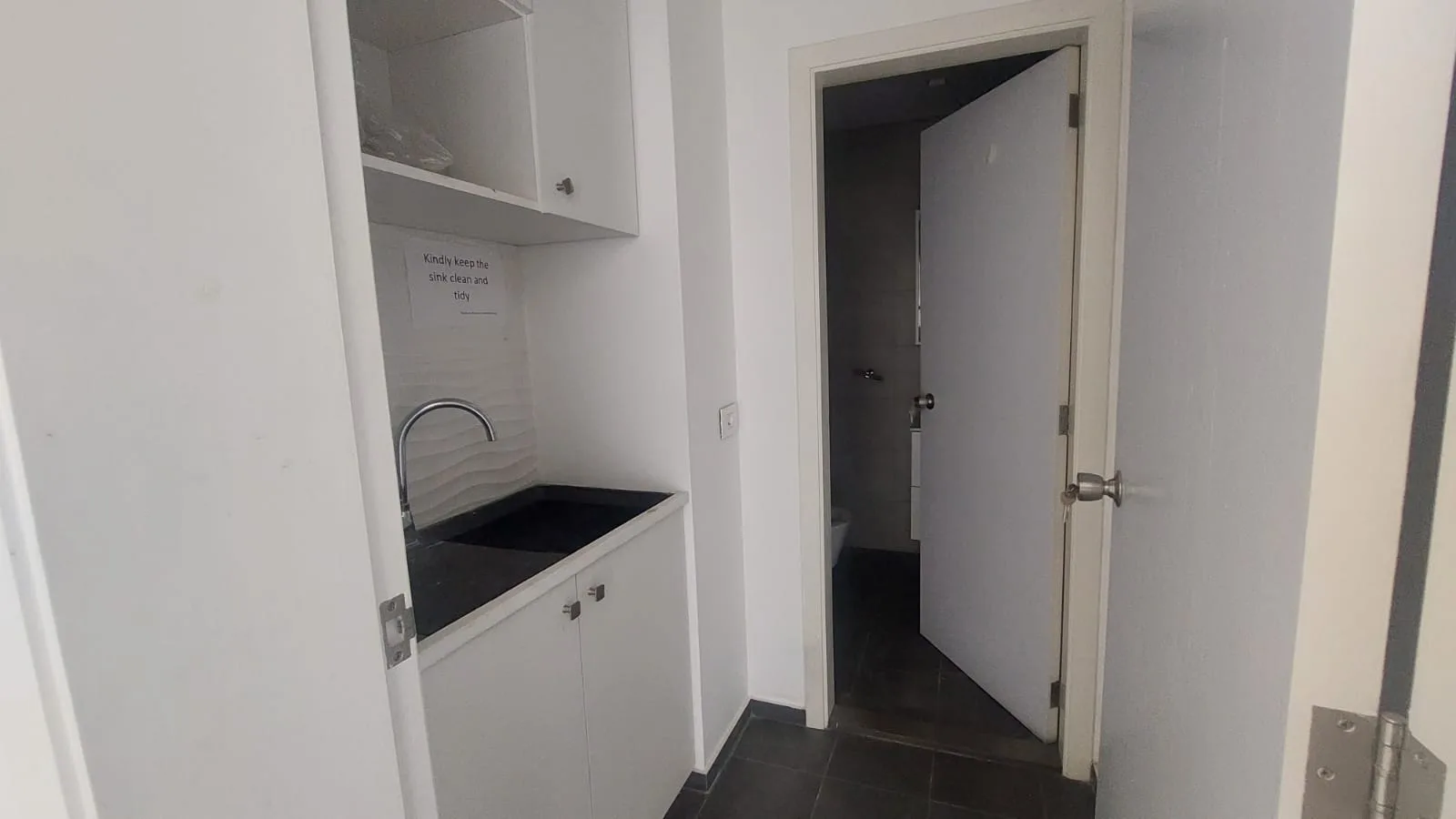 Office for rent in Downtown — الصورة 5