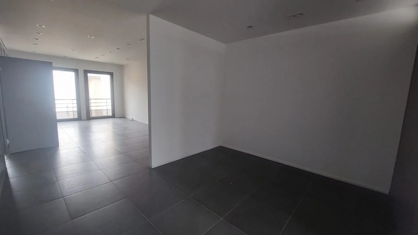 Office for rent in Downtown — الصورة 4