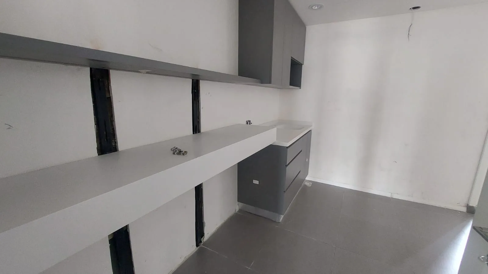 Office for rent in Downtown — الصورة 5
