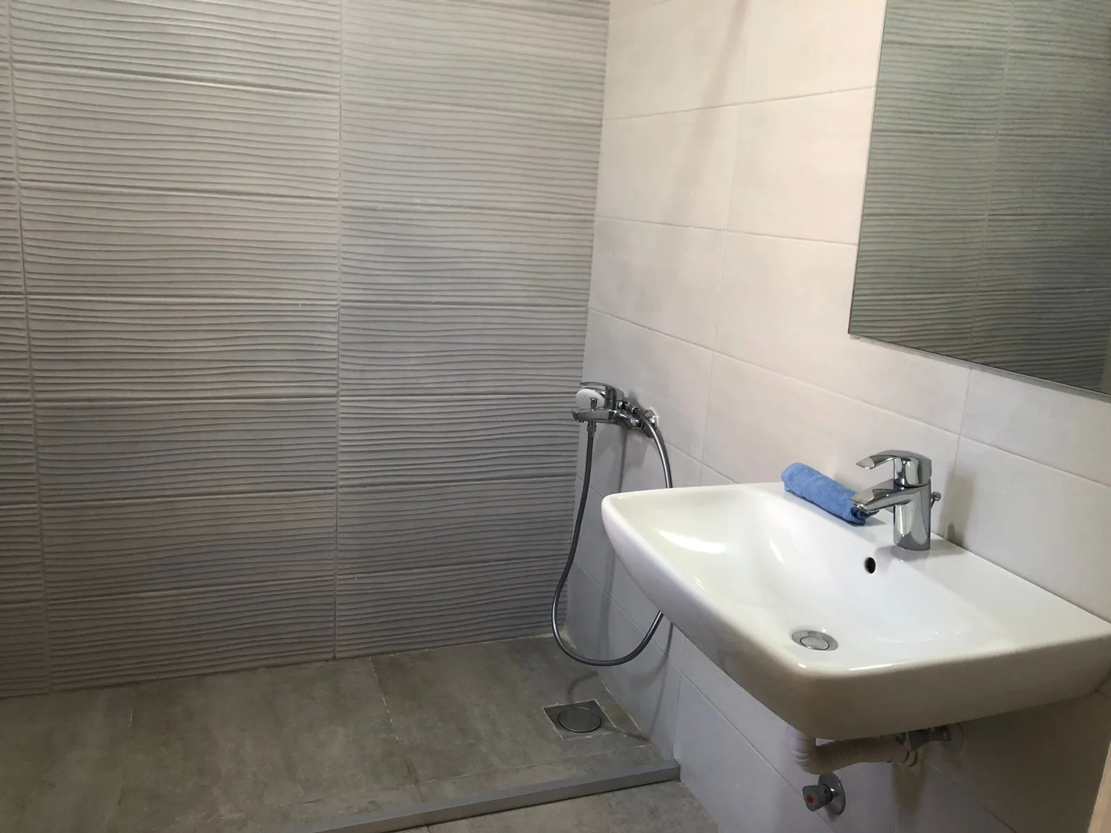 Apartment for Rent in Gemmayzeh, Beirut, Lebanon — الصورة 10