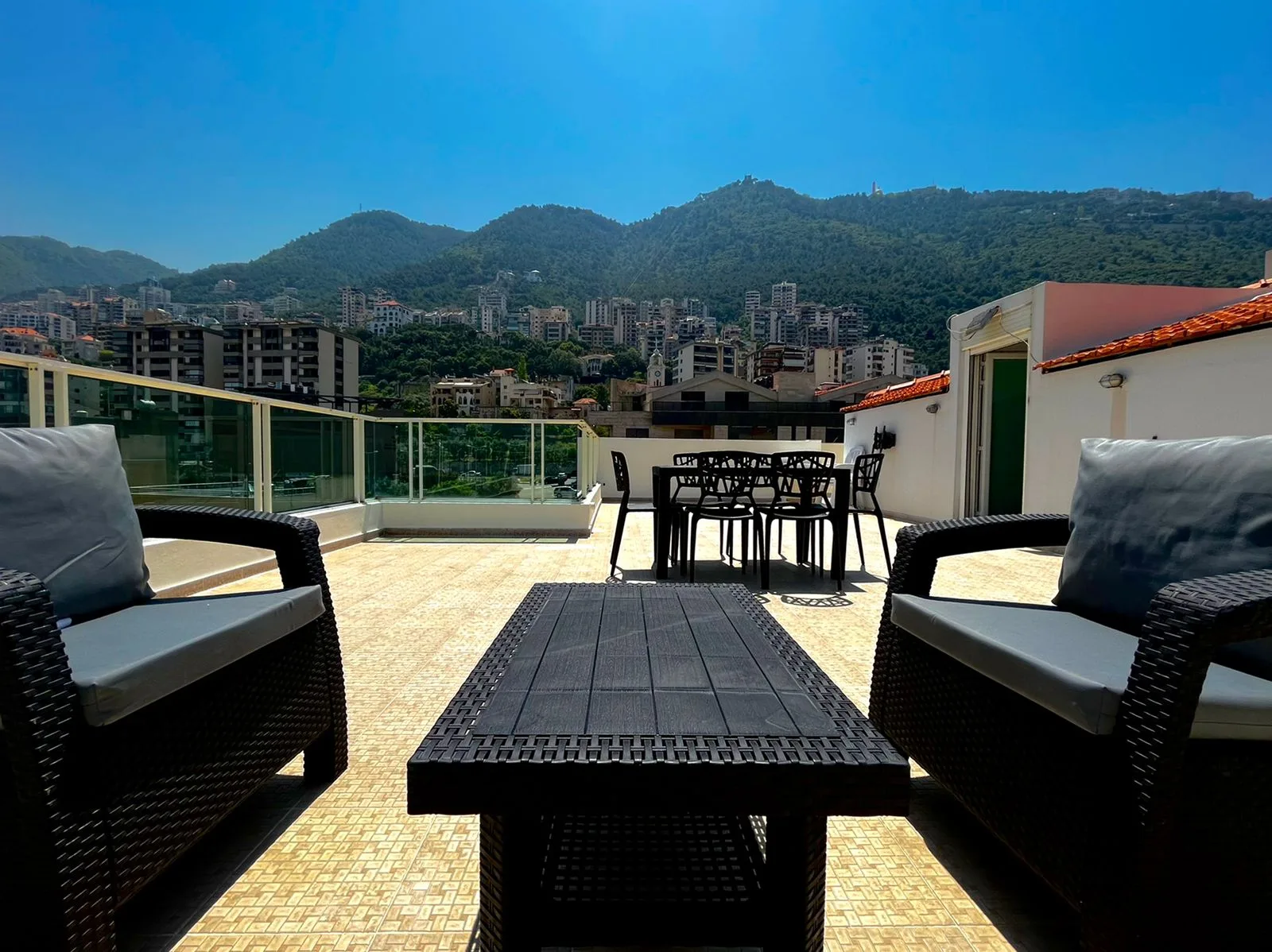 Duplex for Sale in Jounieh, Lebanon — الصورة 2