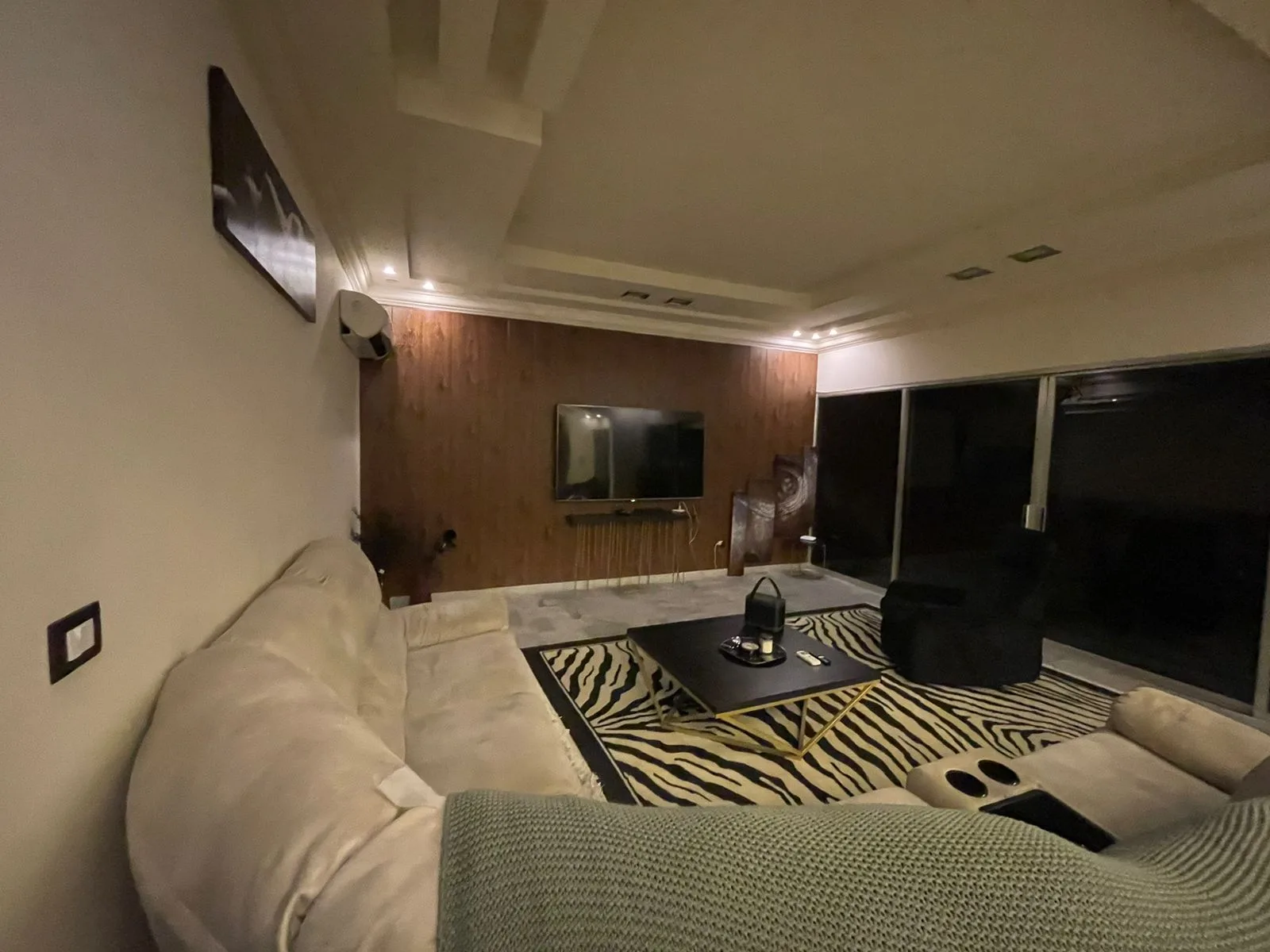 Apartment for Sale in Ramleh Al Bayda, Beirut, Lebanon — الصورة 3