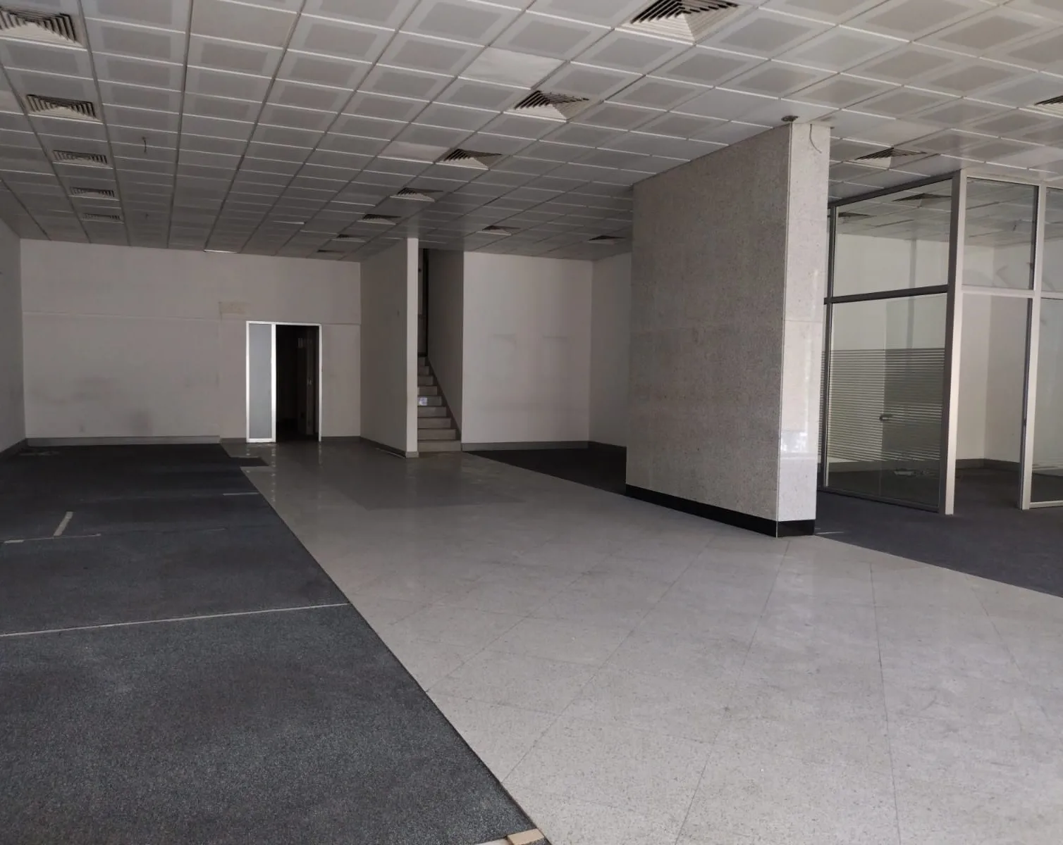 Shop for rent in Zouk Mikael