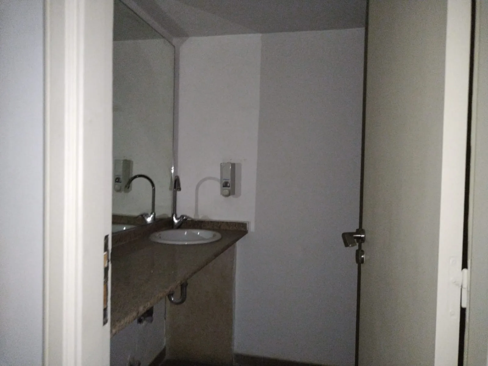 Office for rent in Zouk Mikael — الصورة 5