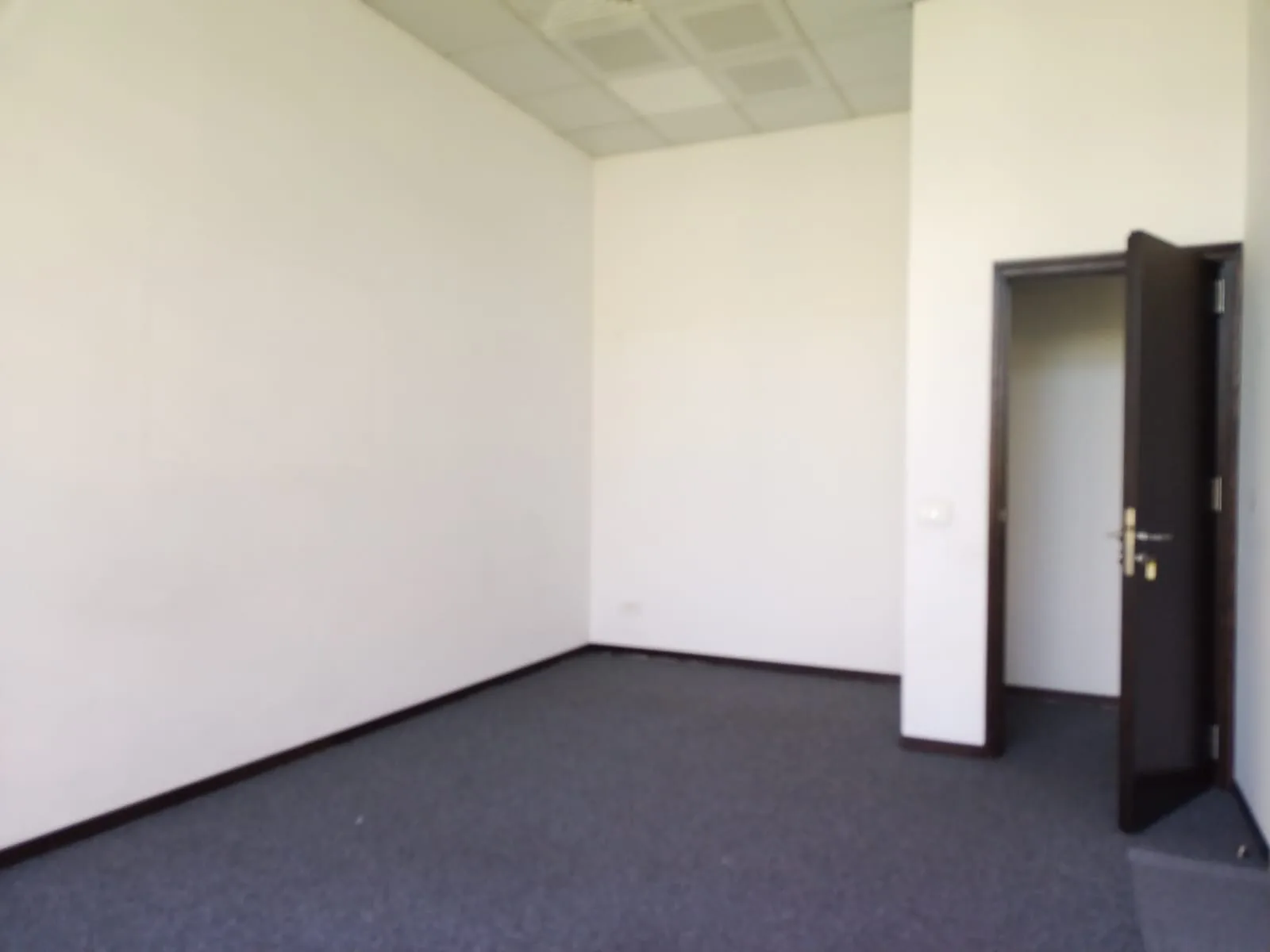Office for rent in Zouk Mikael — الصورة 4