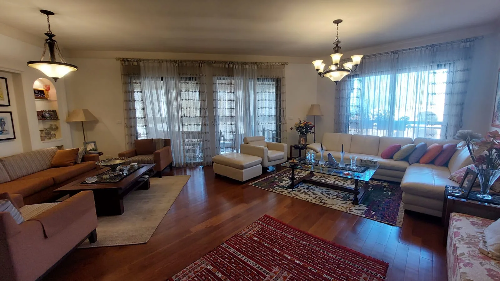 Apartment for Sale in Hamra, Beirut, Lebanon — الصورة 2